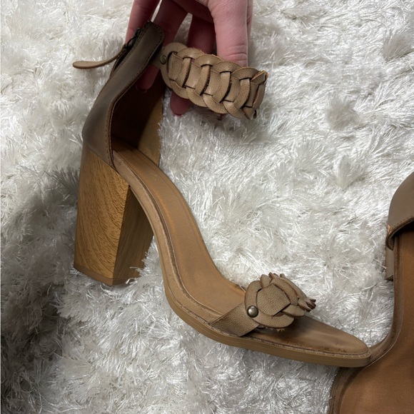 Block Heels - Picture 9 of 9